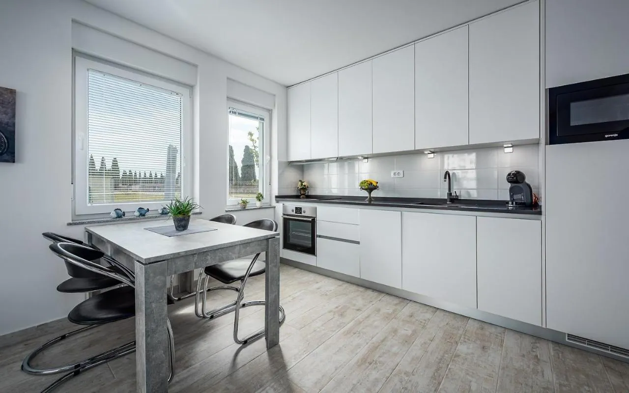 Sofia House With Apartment Umag Croatia
