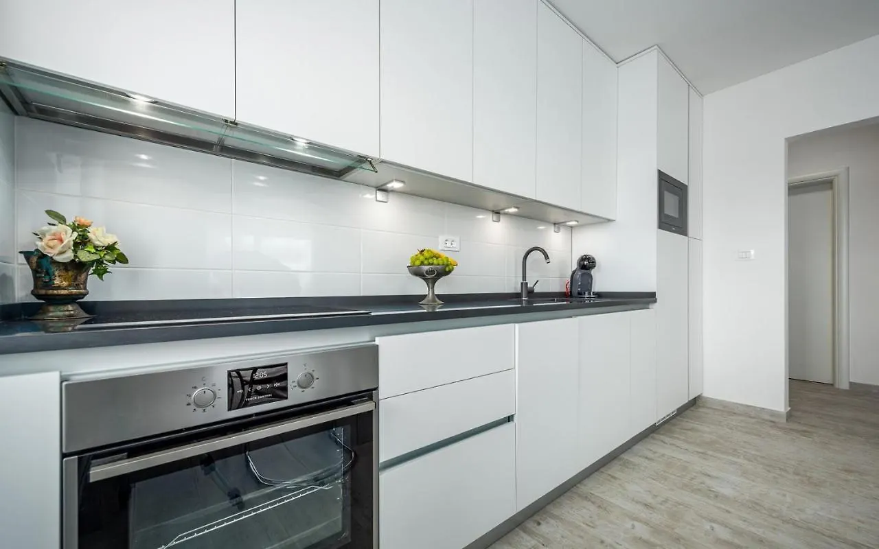 Sofia House With Apartment Umag