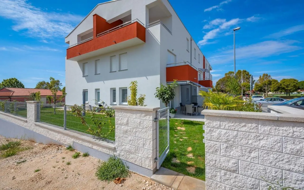 Sofia House With Apartment Umag