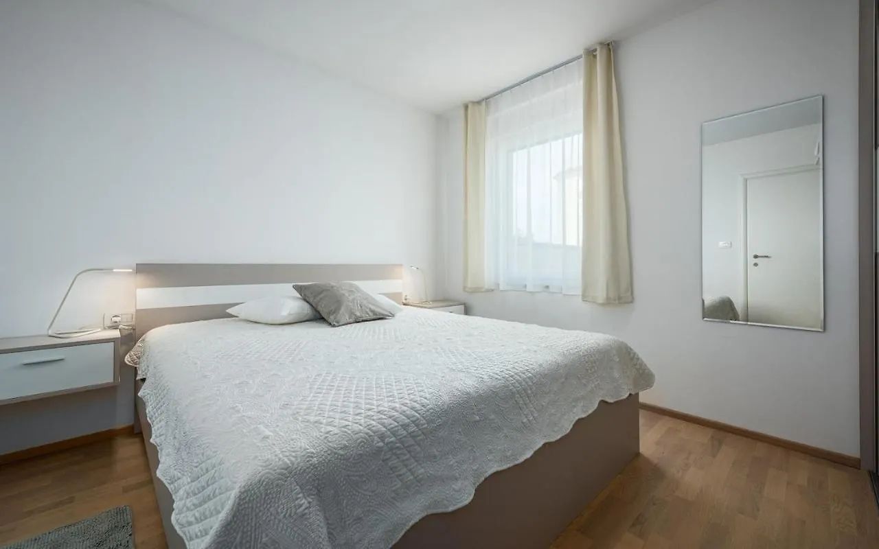 Sofia House With Apartment Umag