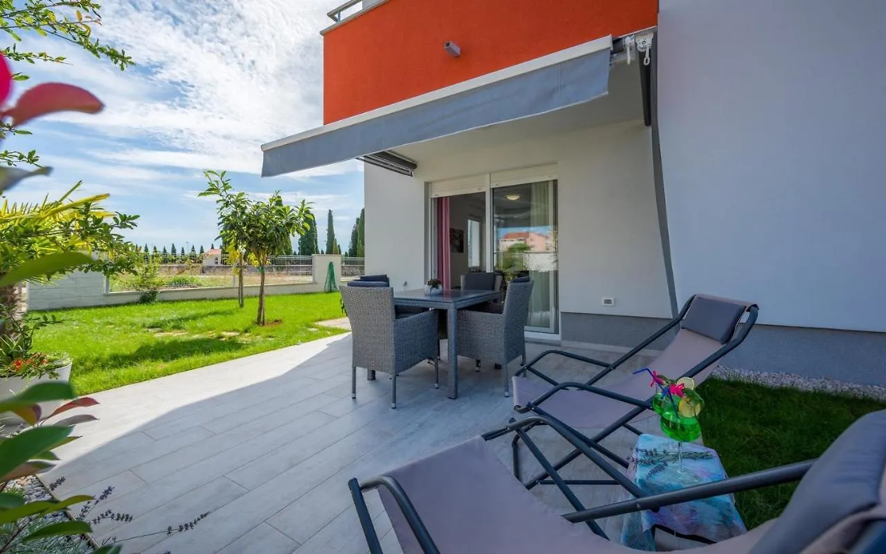 Sofia House With Apartment Umag